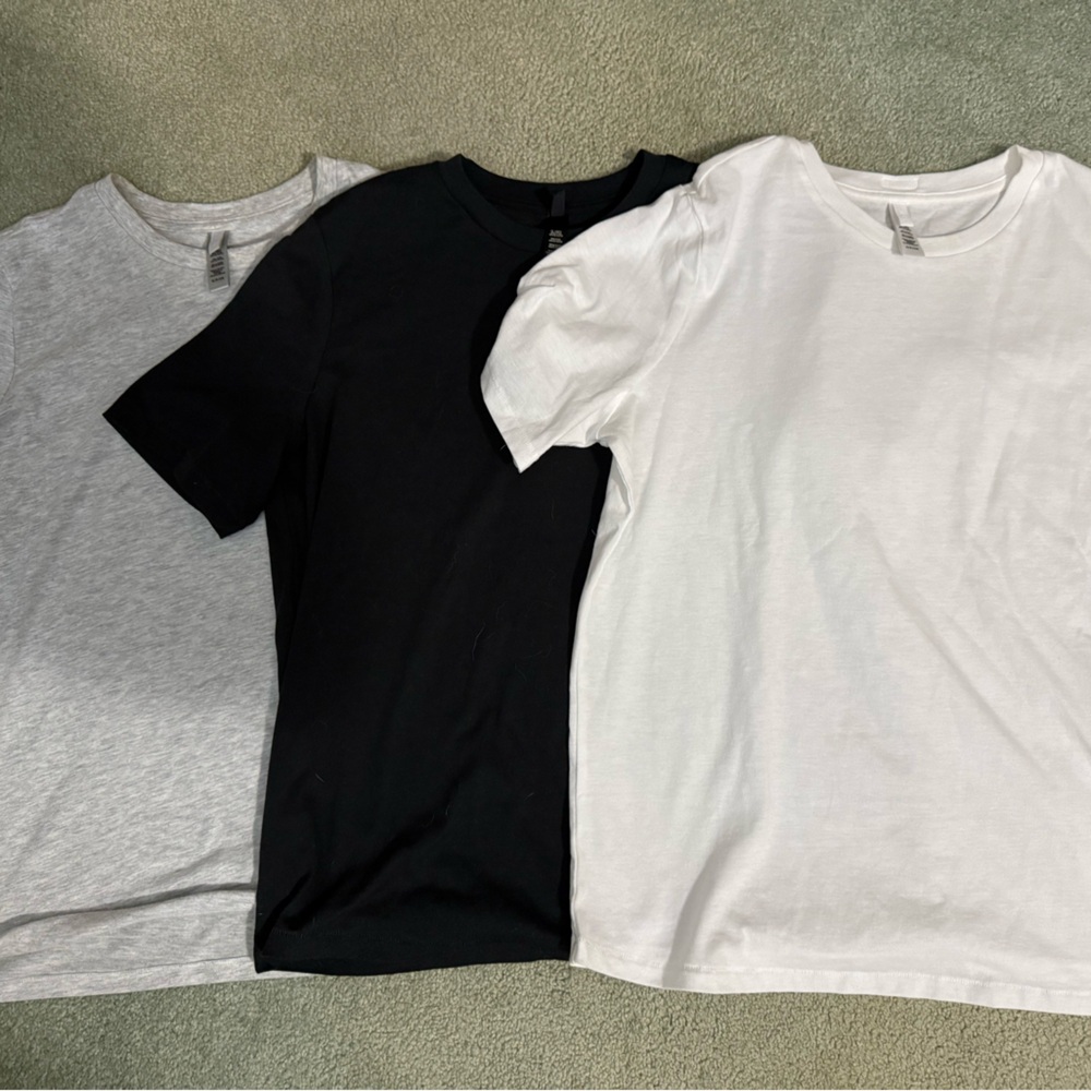 SKIMS relaxed tees t shirt lot x 3 white black and light heather grey